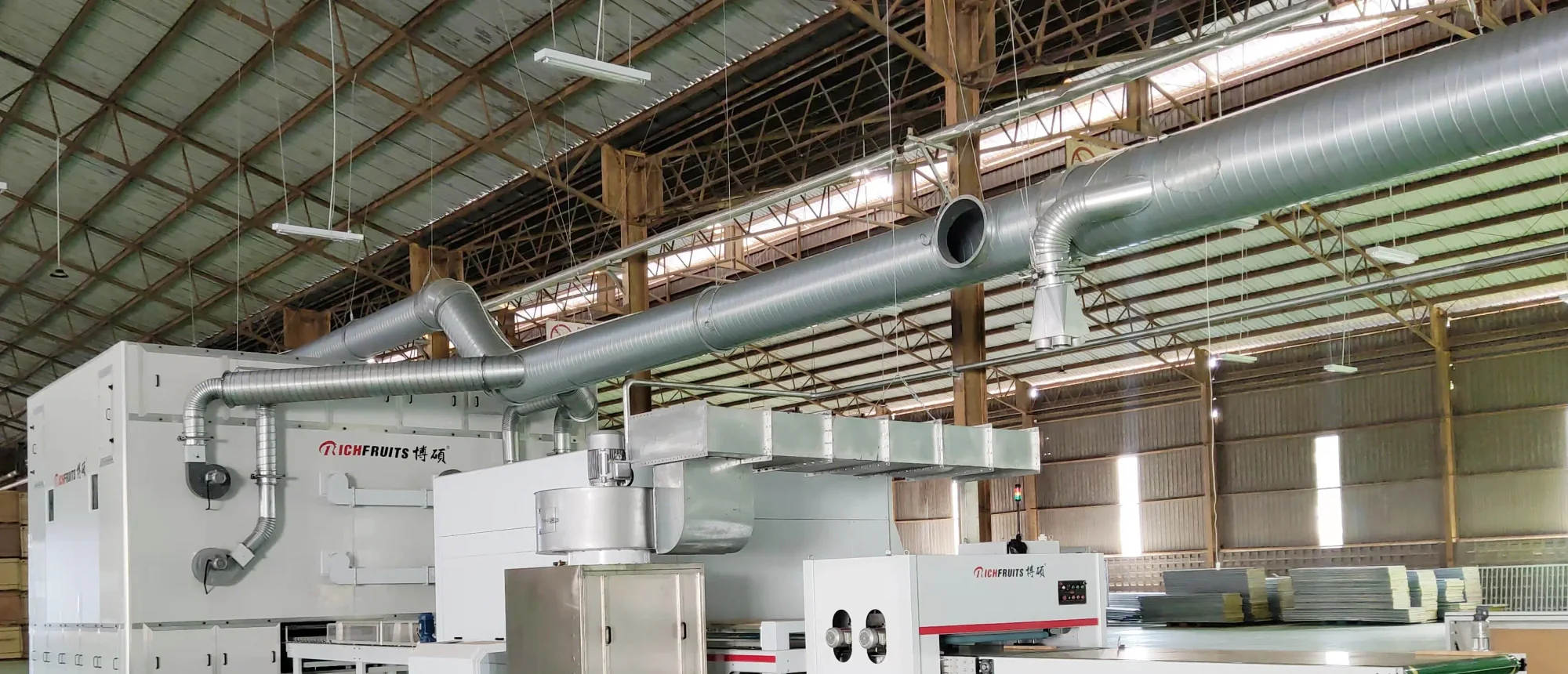 Water-Based Roll Coating vs Spray Coating: Which Is Better?