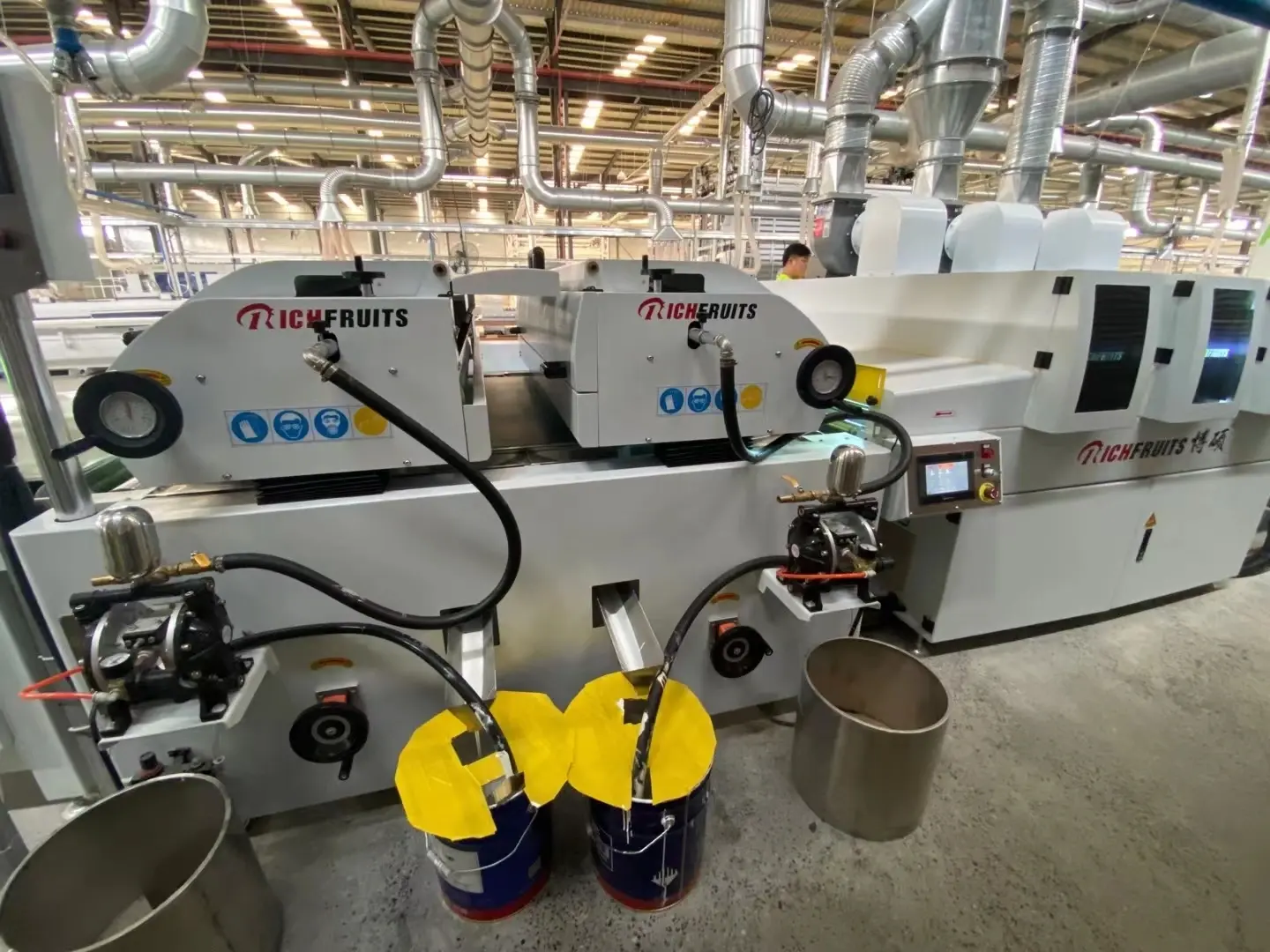 Double roller coater application rollers for controlled panel coating